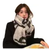 This grey and black checkered women's scarf is warm in autumn and winter, made of pure cotton, simple and versatile Item Picture